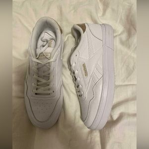 brand new reebok sneakers